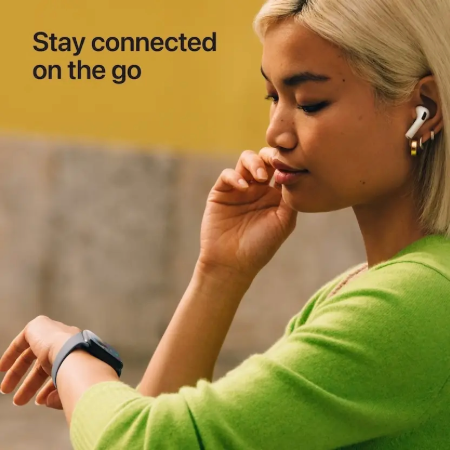 Apple Watch SE 3 GPS 40mm Starlight / Midnight Aluminium Case with Starlight / Midnight Sport Band - S/M / M/L : Pre-booking ₹5,000