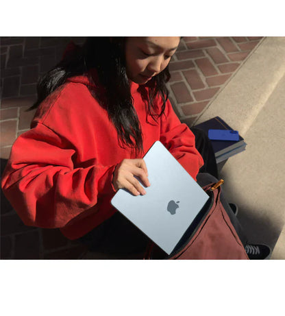 Apple 15-inch MacBook Air: Apple M4 chip with 10-core CPU and 10-core GPU, 16GB, 512GB SSD - Midnight / Silver / Sky Blue / Starlight