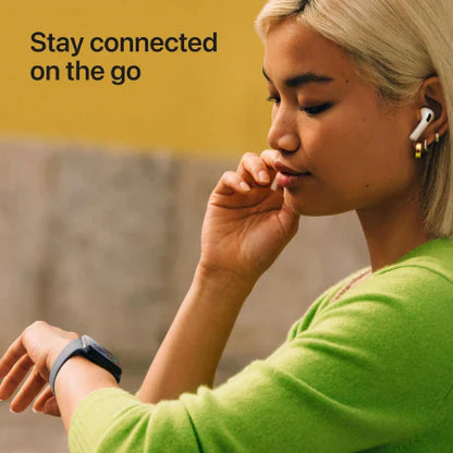 Apple Watch SE 3 GPS + Cellular 44mm Starlight / Midnight Aluminium Case with Starlight / Midnight Sport Band - S/M / M/L : Pre-booking ₹5,000